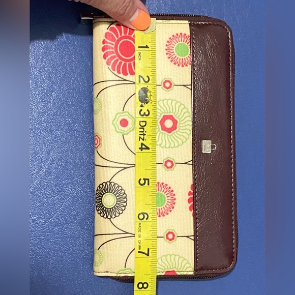 New Rare Billy Bag London vanilla Hana print zip-around wallet - Picture 11 of 16